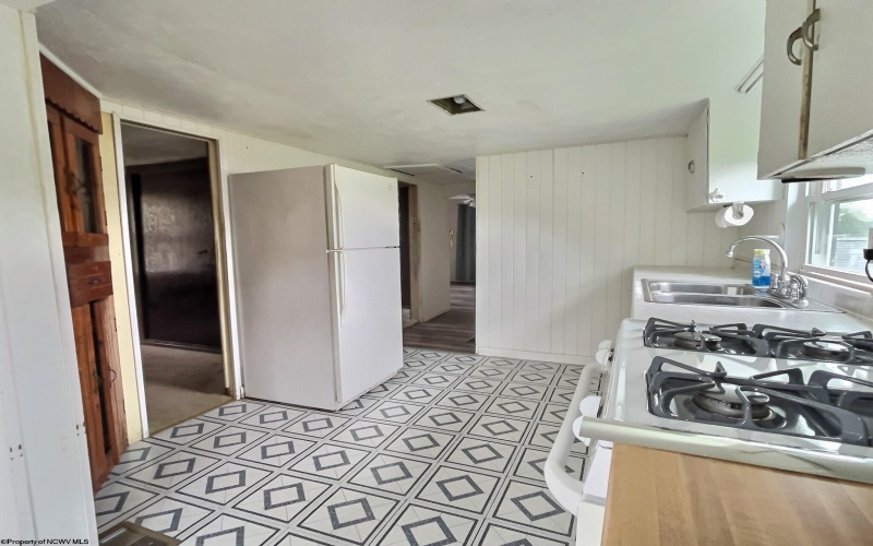 1501 Rose Lane, Fairmont, West Virginia 26554, 2 Bedrooms Bedrooms, 4 Rooms Rooms,1 BathroomBathrooms,Single Family Detached,For Sale,Rose,10159688