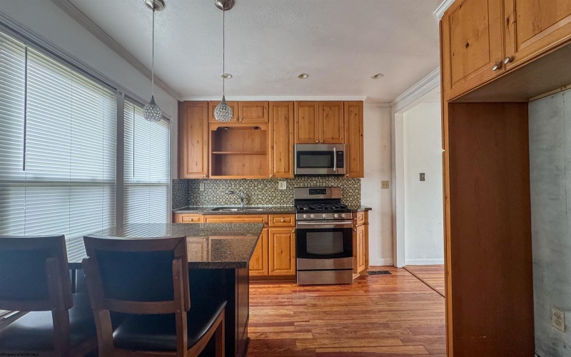 1622 Henderson Avenue, Clarksburg, West Virginia 26301, 3 Bedrooms Bedrooms, 6 Rooms Rooms,2 BathroomsBathrooms,Single Family Detached,For Sale,Henderson,10159695
