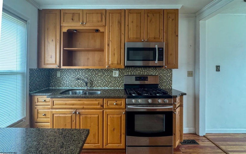 1622 Henderson Avenue, Clarksburg, West Virginia 26301, 3 Bedrooms Bedrooms, 6 Rooms Rooms,2 BathroomsBathrooms,Single Family Detached,For Sale,Henderson,10159695