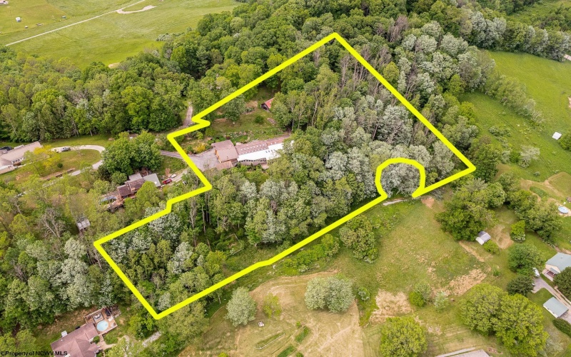 237 Highland Avenue, Grafton, West Virginia 26354, 3 Bedrooms Bedrooms, 10 Rooms Rooms,3 BathroomsBathrooms,Single Family Detached,For Sale,Highland,10159693