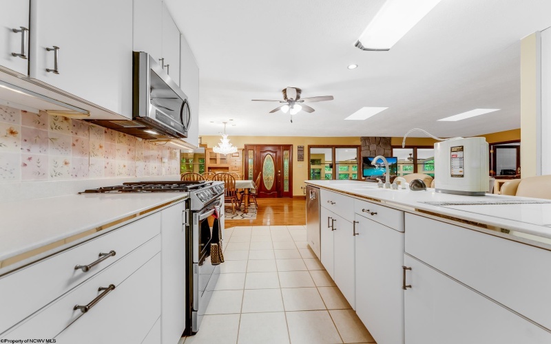 237 Highland Avenue, Grafton, West Virginia 26354, 3 Bedrooms Bedrooms, 10 Rooms Rooms,3 BathroomsBathrooms,Single Family Detached,For Sale,Highland,10159693