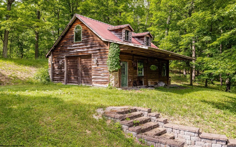 237 Highland Avenue, Grafton, West Virginia 26354, 3 Bedrooms Bedrooms, 10 Rooms Rooms,3 BathroomsBathrooms,Single Family Detached,For Sale,Highland,10159693