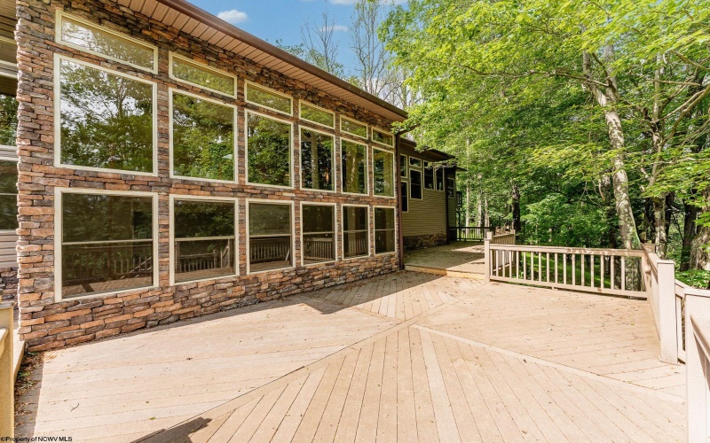 237 Highland Avenue, Grafton, West Virginia 26354, 3 Bedrooms Bedrooms, 10 Rooms Rooms,3 BathroomsBathrooms,Single Family Detached,For Sale,Highland,10159693