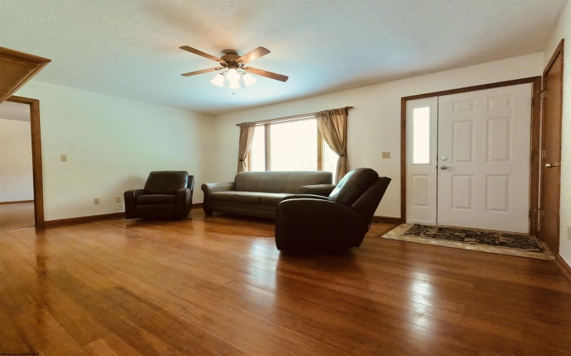 183 Camp Mountaineer Road, Morgantown, West Virginia 26508, 3 Bedrooms Bedrooms, 6 Rooms Rooms,2 BathroomsBathrooms,Single Family Detached,For Sale,Camp Mountaineer,10159699