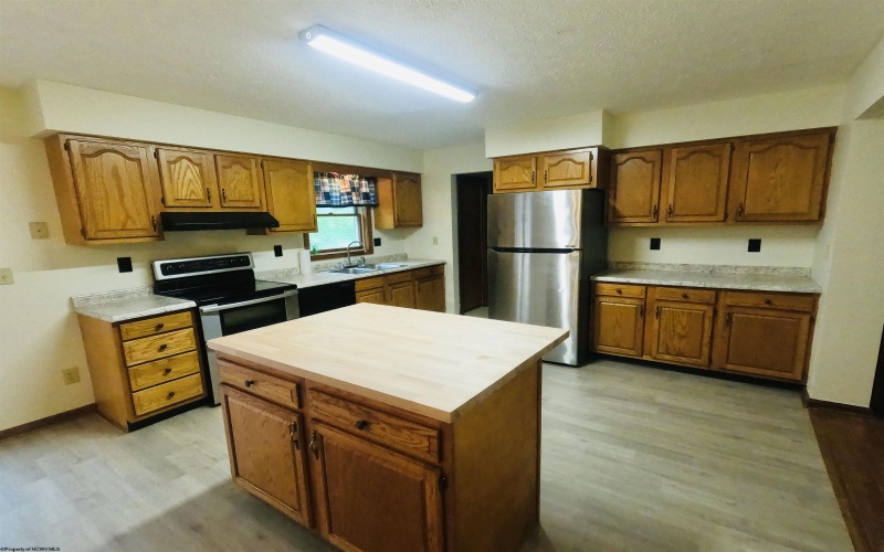 183 Camp Mountaineer Road, Morgantown, West Virginia 26508, 3 Bedrooms Bedrooms, 6 Rooms Rooms,2 BathroomsBathrooms,Single Family Detached,For Sale,Camp Mountaineer,10159699