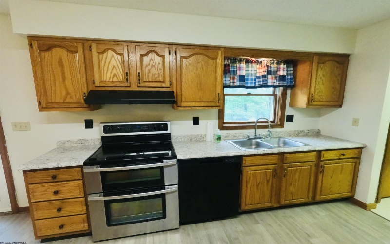 183 Camp Mountaineer Road, Morgantown, West Virginia 26508, 3 Bedrooms Bedrooms, 6 Rooms Rooms,2 BathroomsBathrooms,Single Family Detached,For Sale,Camp Mountaineer,10159699