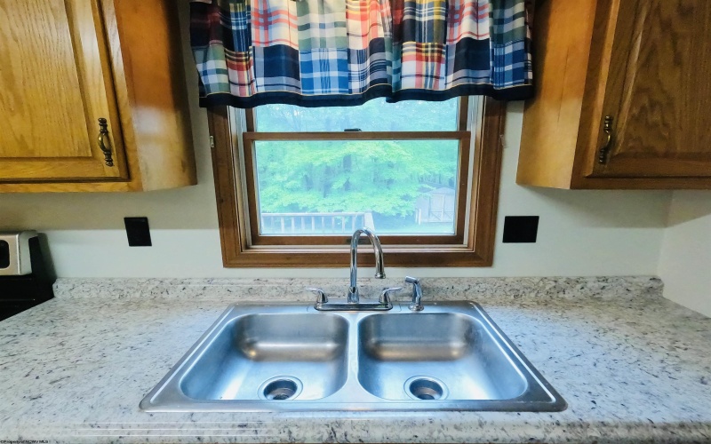183 Camp Mountaineer Road, Morgantown, West Virginia 26508, 3 Bedrooms Bedrooms, 6 Rooms Rooms,2 BathroomsBathrooms,Single Family Detached,For Sale,Camp Mountaineer,10159699