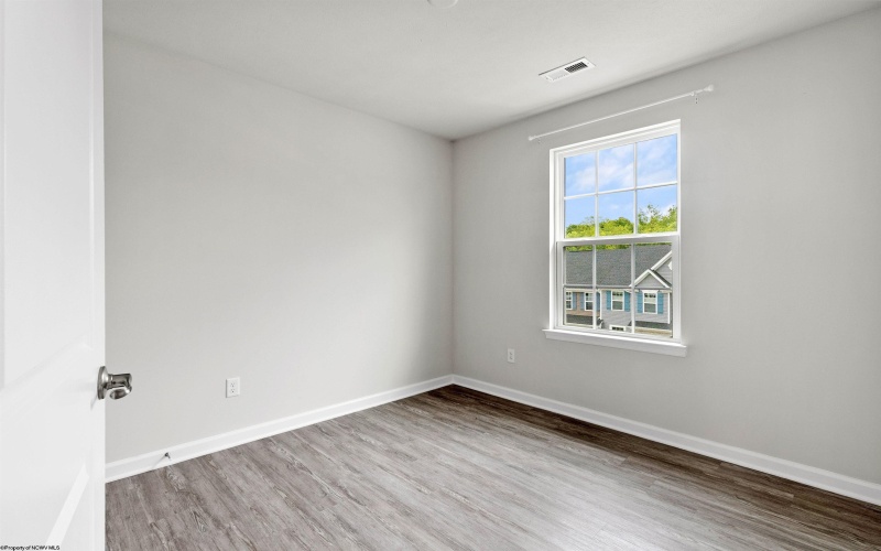 233 Stonehurst Drive, Morgantown, West Virginia 26501, 3 Bedrooms Bedrooms, 8 Rooms Rooms,2 BathroomsBathrooms,Single Family Attached,For Sale,Stonehurst,10159700