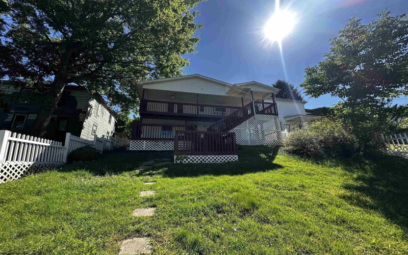 226 Woodland Avenue, Clarksburg, West Virginia 26301, 3 Bedrooms Bedrooms, 7 Rooms Rooms,2 BathroomsBathrooms,Single Family Detached,For Sale,Woodland,10159701
