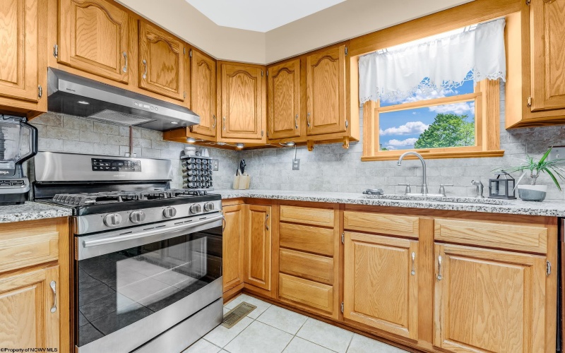 1433 Palace Drive, Morgantown, West Virginia 26508-0000, 3 Bedrooms Bedrooms, 8 Rooms Rooms,2 BathroomsBathrooms,Single Family Detached,For Sale,Palace,10159703