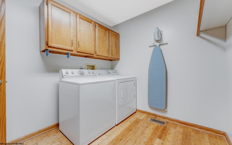 1433 Palace Drive, Morgantown, West Virginia 26508-0000, 3 Bedrooms Bedrooms, 8 Rooms Rooms,2 BathroomsBathrooms,Single Family Detached,For Sale,Palace,10159703