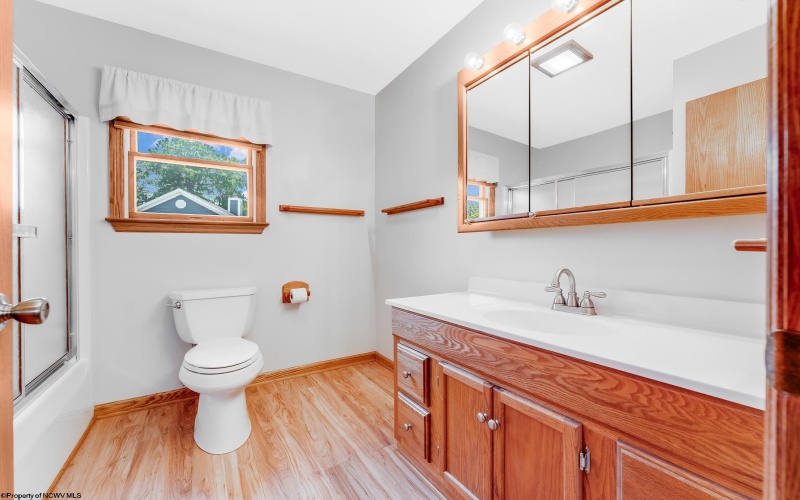 1433 Palace Drive, Morgantown, West Virginia 26508-0000, 3 Bedrooms Bedrooms, 8 Rooms Rooms,2 BathroomsBathrooms,Single Family Detached,For Sale,Palace,10159703