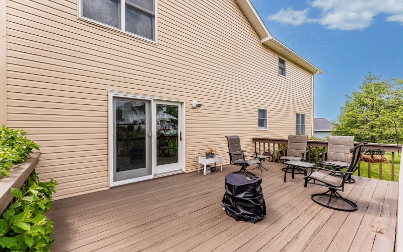 1433 Palace Drive, Morgantown, West Virginia 26508-0000, 3 Bedrooms Bedrooms, 8 Rooms Rooms,2 BathroomsBathrooms,Single Family Detached,For Sale,Palace,10159703