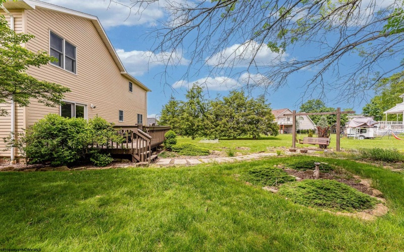 1433 Palace Drive, Morgantown, West Virginia 26508-0000, 3 Bedrooms Bedrooms, 8 Rooms Rooms,2 BathroomsBathrooms,Single Family Detached,For Sale,Palace,10159703