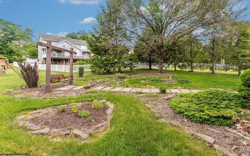 1433 Palace Drive, Morgantown, West Virginia 26508-0000, 3 Bedrooms Bedrooms, 8 Rooms Rooms,2 BathroomsBathrooms,Single Family Detached,For Sale,Palace,10159703