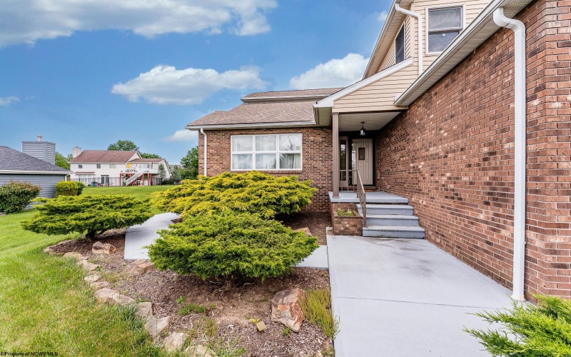 1433 Palace Drive, Morgantown, West Virginia 26508-0000, 3 Bedrooms Bedrooms, 8 Rooms Rooms,2 BathroomsBathrooms,Single Family Detached,For Sale,Palace,10159703