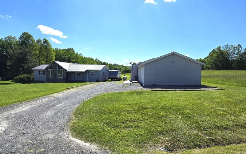787 Tacy Sunshine Ridge Road, Philippi, West Virginia 26416-7442, 3 Bedrooms Bedrooms, 6 Rooms Rooms,2 BathroomsBathrooms,Single Family Detached,For Sale,Tacy Sunshine Ridge,10159711