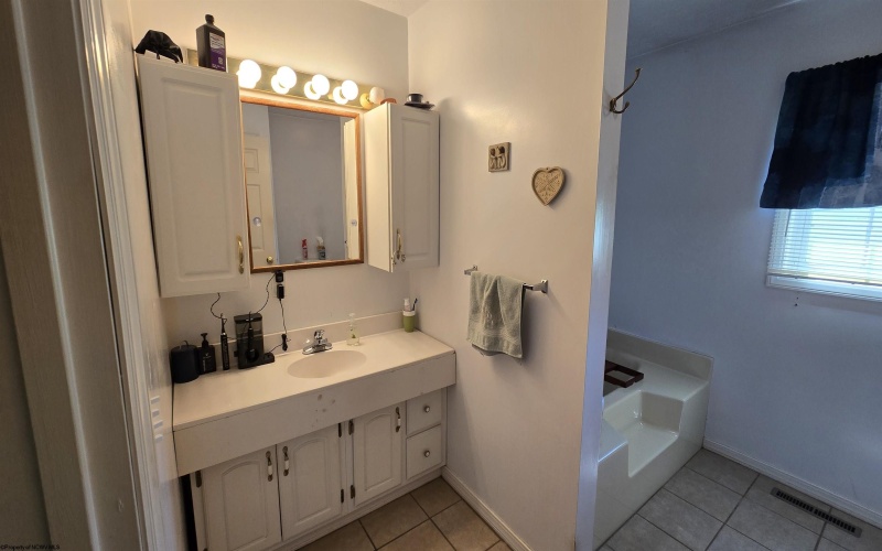 787 Tacy Sunshine Ridge Road, Philippi, West Virginia 26416-7442, 3 Bedrooms Bedrooms, 6 Rooms Rooms,2 BathroomsBathrooms,Single Family Detached,For Sale,Tacy Sunshine Ridge,10159711