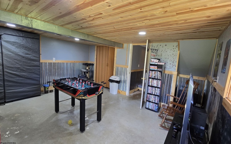 787 Tacy Sunshine Ridge Road, Philippi, West Virginia 26416-7442, 3 Bedrooms Bedrooms, 6 Rooms Rooms,2 BathroomsBathrooms,Single Family Detached,For Sale,Tacy Sunshine Ridge,10159711