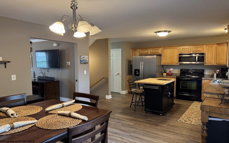 203 Tarbert Court, Morgantown, West Virginia 26508, 3 Bedrooms Bedrooms, 8 Rooms Rooms,2 BathroomsBathrooms,Single Family Attached,For Sale,Tarbert,10159712