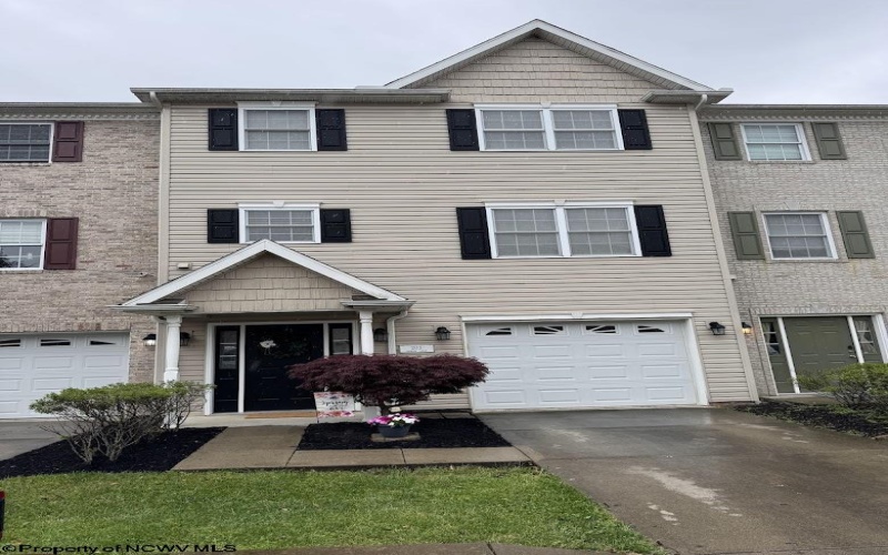 203 Tarbert Court, Morgantown, West Virginia 26508, 3 Bedrooms Bedrooms, 8 Rooms Rooms,2 BathroomsBathrooms,Single Family Attached,For Sale,Tarbert,10159712