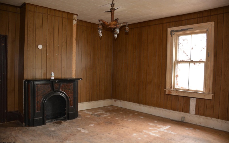 1501 Main Street, Wellsburg, West Virginia 26070, 3 Bedrooms Bedrooms, 6 Rooms Rooms,2 BathroomsBathrooms,Single Family Detached,For Sale,Main,10159710