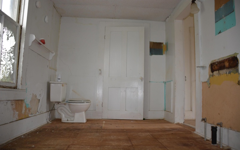 1501 Main Street, Wellsburg, West Virginia 26070, 3 Bedrooms Bedrooms, 6 Rooms Rooms,2 BathroomsBathrooms,Single Family Detached,For Sale,Main,10159710