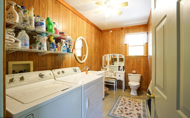 265 Wildwood Drive, Horner, West Virginia 26372, 3 Bedrooms Bedrooms, 6 Rooms Rooms,2 BathroomsBathrooms,Single Family Detached,For Sale,Wildwood,10159728