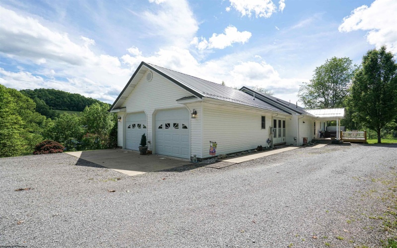 265 Wildwood Drive, Horner, West Virginia 26372, 3 Bedrooms Bedrooms, 6 Rooms Rooms,2 BathroomsBathrooms,Single Family Detached,For Sale,Wildwood,10159728