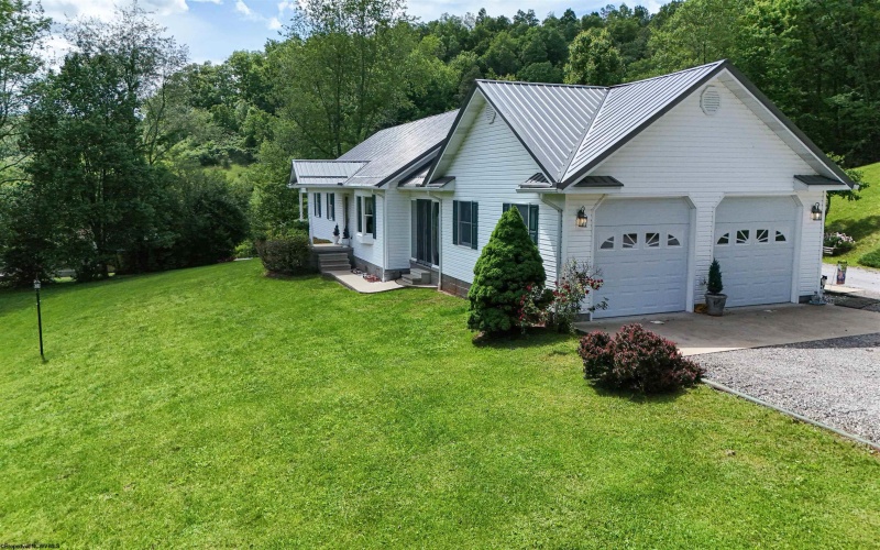 265 Wildwood Drive, Horner, West Virginia 26372, 3 Bedrooms Bedrooms, 6 Rooms Rooms,2 BathroomsBathrooms,Single Family Detached,For Sale,Wildwood,10159728