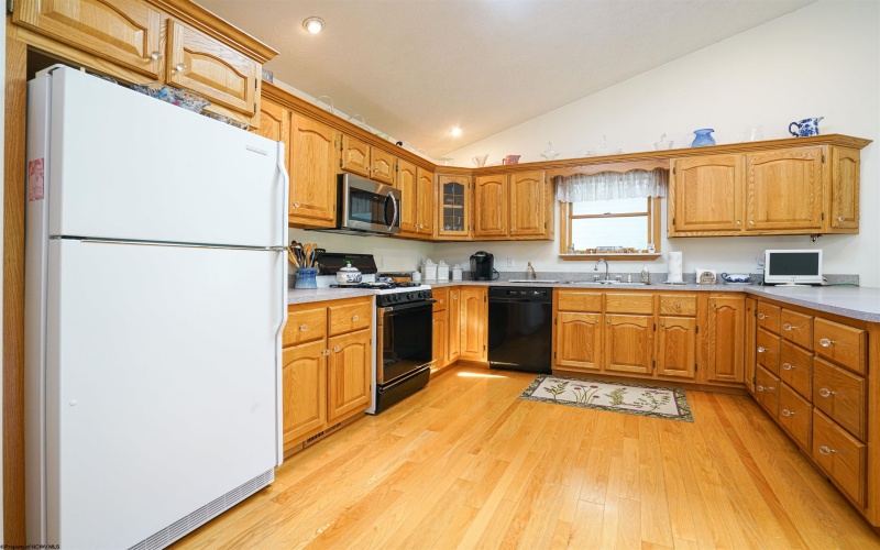 265 Wildwood Drive, Horner, West Virginia 26372, 3 Bedrooms Bedrooms, 6 Rooms Rooms,2 BathroomsBathrooms,Single Family Detached,For Sale,Wildwood,10159728