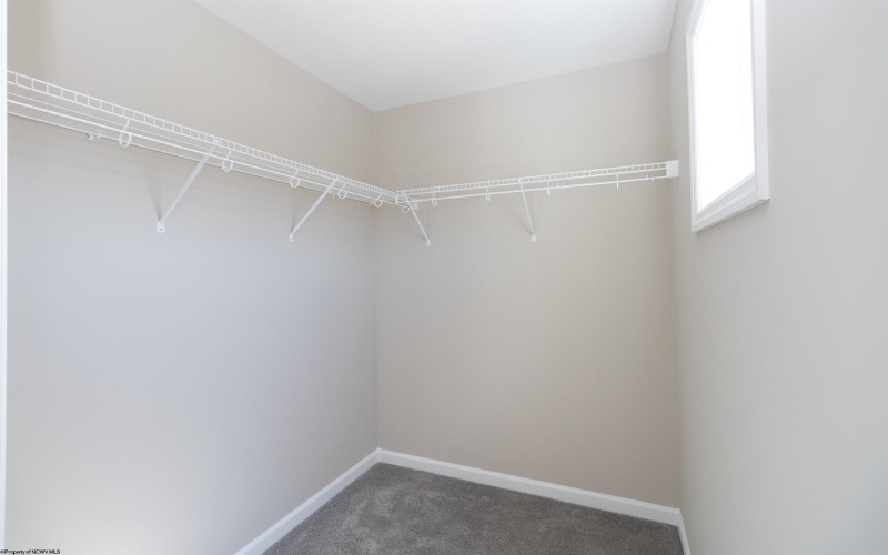 113 Frisco Lane, Bridgeport, West Virginia 26330, 3 Bedrooms Bedrooms, 5 Rooms Rooms,2 BathroomsBathrooms,Single Family Attached,For Sale,Frisco,10159717