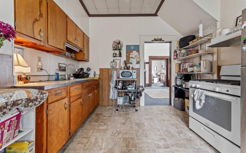 313 Kingwood Street, Morgantown, West Virginia 26501, ,Multi-unit/income,For Sale,Kingwood,10159723