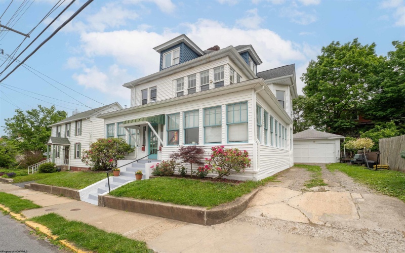 313 Kingwood Street, Morgantown, West Virginia 26501, ,Multi-unit/income,For Sale,Kingwood,10159723