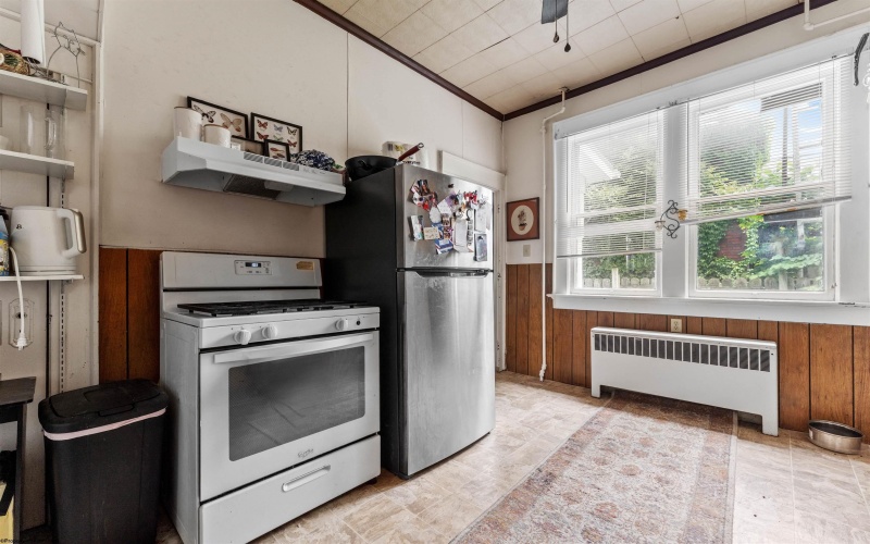 313 Kingwood Street, Morgantown, West Virginia 26501, ,Multi-unit/income,For Sale,Kingwood,10159723