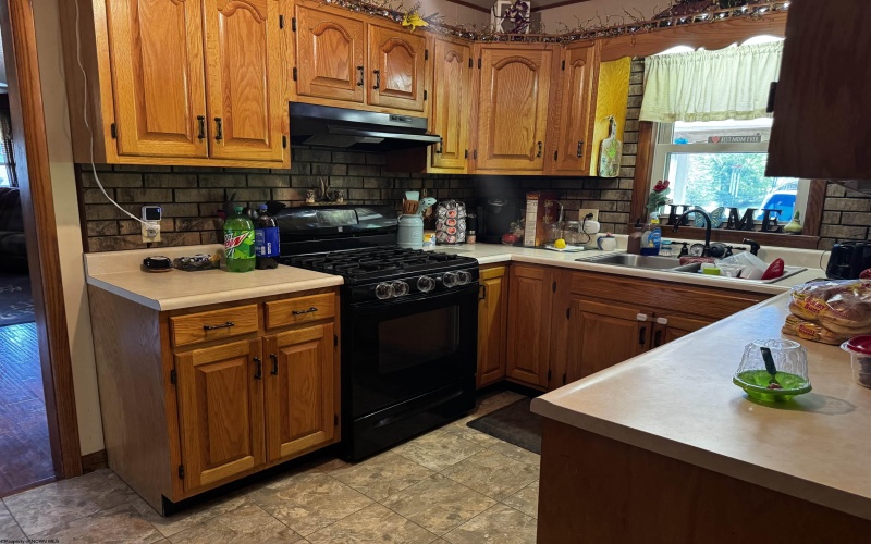 54 Bruce Street, Salem, West Virginia 26426, 3 Bedrooms Bedrooms, 6 Rooms Rooms,2 BathroomsBathrooms,Single Family Detached,For Sale,Bruce,10159721