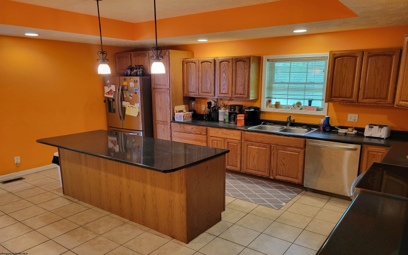 110 Woodmont Way, Fairmont, West Virginia 26554, 5 Bedrooms Bedrooms, 7 Rooms Rooms,3 BathroomsBathrooms,Single Family Detached,For Sale,Woodmont,10159713