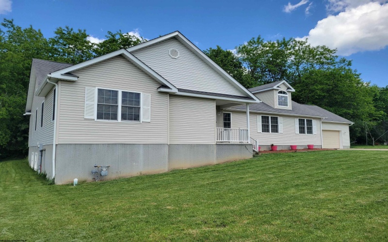 110 Woodmont Way, Fairmont, West Virginia 26554, 5 Bedrooms Bedrooms, 7 Rooms Rooms,3 BathroomsBathrooms,Single Family Detached,For Sale,Woodmont,10159713