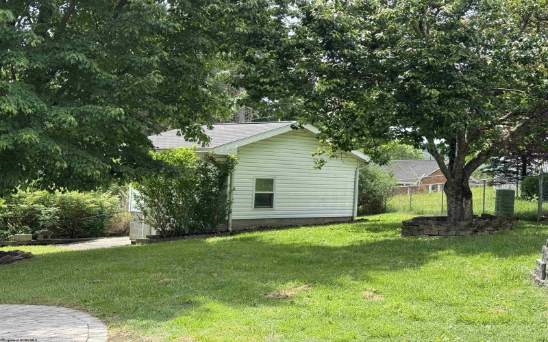 133 Ridgeway Drive, Bridgeport, West Virginia 26330, 3 Bedrooms Bedrooms, 11 Rooms Rooms,3 BathroomsBathrooms,Single Family Detached,For Sale,Ridgeway,10159716
