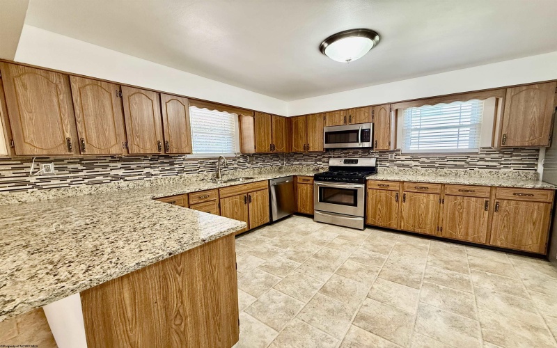 133 Ridgeway Drive, Bridgeport, West Virginia 26330, 3 Bedrooms Bedrooms, 11 Rooms Rooms,3 BathroomsBathrooms,Single Family Detached,For Sale,Ridgeway,10159716