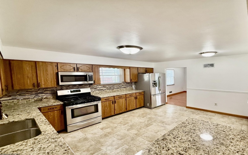 133 Ridgeway Drive, Bridgeport, West Virginia 26330, 3 Bedrooms Bedrooms, 11 Rooms Rooms,3 BathroomsBathrooms,Single Family Detached,For Sale,Ridgeway,10159716