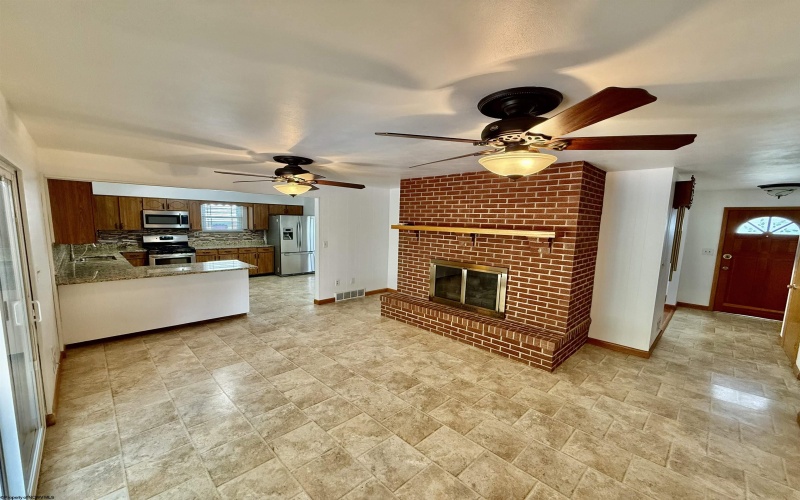 133 Ridgeway Drive, Bridgeport, West Virginia 26330, 3 Bedrooms Bedrooms, 11 Rooms Rooms,3 BathroomsBathrooms,Single Family Detached,For Sale,Ridgeway,10159716