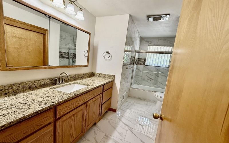 133 Ridgeway Drive, Bridgeport, West Virginia 26330, 3 Bedrooms Bedrooms, 11 Rooms Rooms,3 BathroomsBathrooms,Single Family Detached,For Sale,Ridgeway,10159716