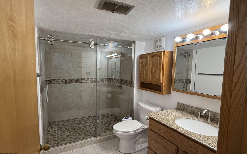 133 Ridgeway Drive, Bridgeport, West Virginia 26330, 3 Bedrooms Bedrooms, 11 Rooms Rooms,3 BathroomsBathrooms,Single Family Detached,For Sale,Ridgeway,10159716