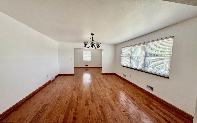 133 Ridgeway Drive, Bridgeport, West Virginia 26330, 3 Bedrooms Bedrooms, 11 Rooms Rooms,3 BathroomsBathrooms,Single Family Detached,For Sale,Ridgeway,10159716