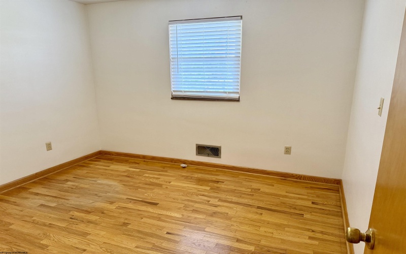 133 Ridgeway Drive, Bridgeport, West Virginia 26330, 3 Bedrooms Bedrooms, 11 Rooms Rooms,3 BathroomsBathrooms,Single Family Detached,For Sale,Ridgeway,10159716