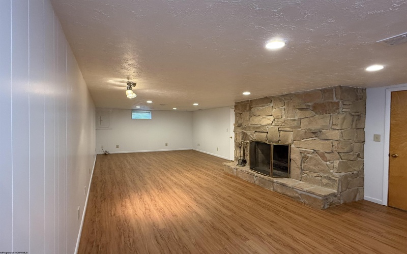 133 Ridgeway Drive, Bridgeport, West Virginia 26330, 3 Bedrooms Bedrooms, 11 Rooms Rooms,3 BathroomsBathrooms,Single Family Detached,For Sale,Ridgeway,10159716