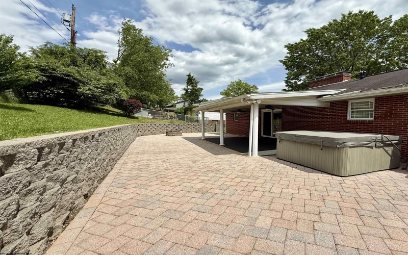133 Ridgeway Drive, Bridgeport, West Virginia 26330, 3 Bedrooms Bedrooms, 11 Rooms Rooms,3 BathroomsBathrooms,Single Family Detached,For Sale,Ridgeway,10159716