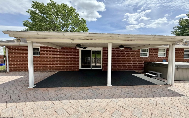 133 Ridgeway Drive, Bridgeport, West Virginia 26330, 3 Bedrooms Bedrooms, 11 Rooms Rooms,3 BathroomsBathrooms,Single Family Detached,For Sale,Ridgeway,10159716