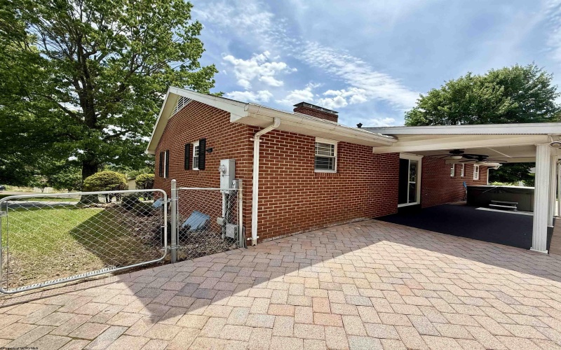 133 Ridgeway Drive, Bridgeport, West Virginia 26330, 3 Bedrooms Bedrooms, 11 Rooms Rooms,3 BathroomsBathrooms,Single Family Detached,For Sale,Ridgeway,10159716